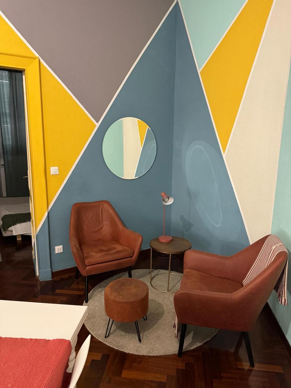 A Colorful Spot For La Dolce Appartamento Roma